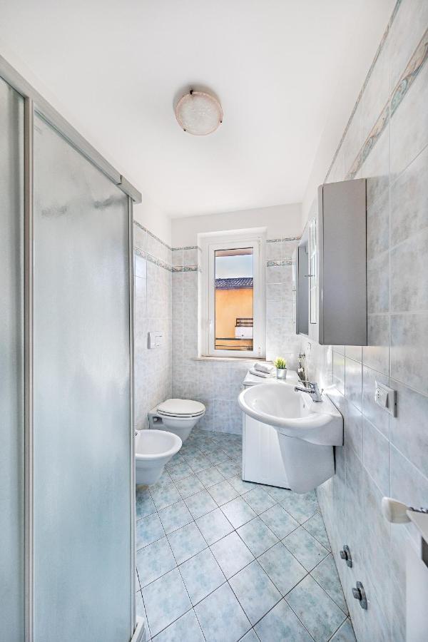 Annamaria 9 Apartment By Wonderful Italy Сирмионе Екстериор снимка