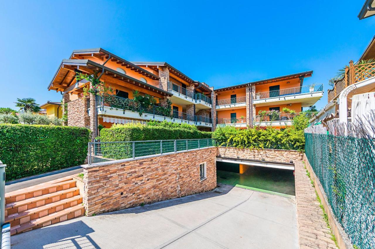 Annamaria 9 Apartment By Wonderful Italy Сирмионе Екстериор снимка